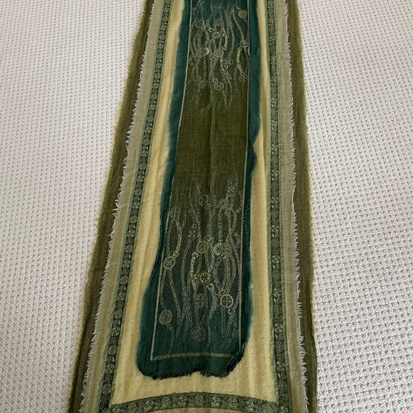 Scarf - Picture 1 of 3
